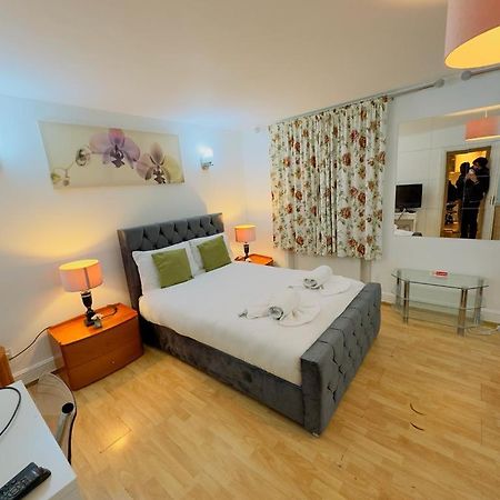 Bright Budget Studio Apartment In Central London Eksteriør bilde