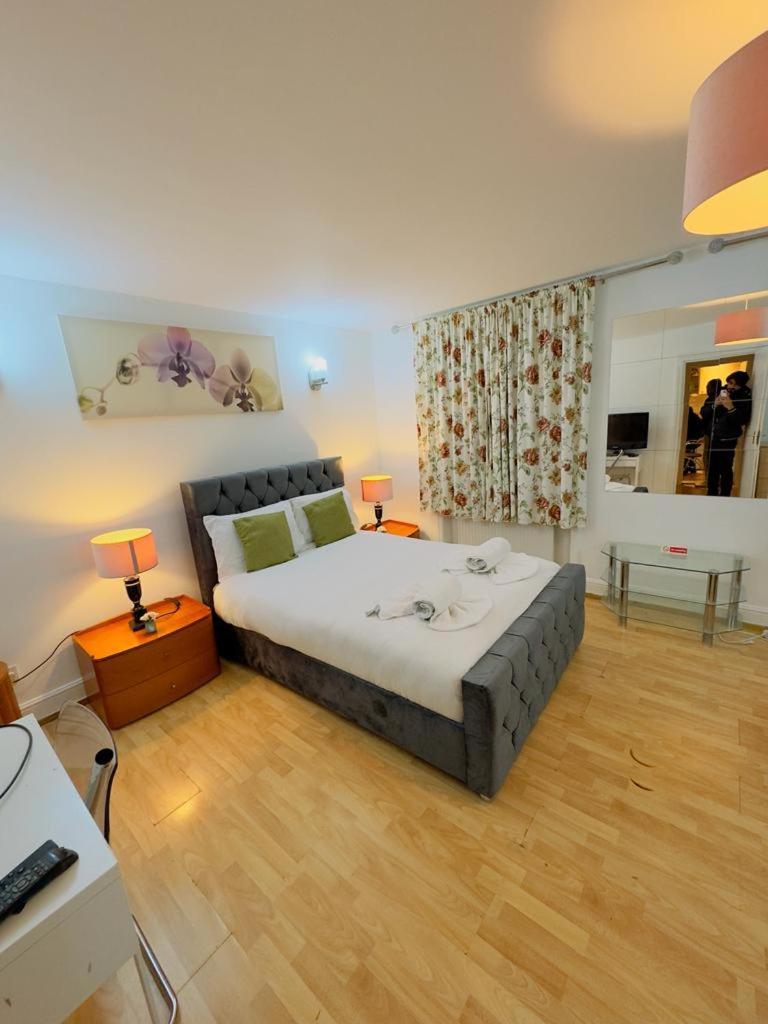 Bright Budget Studio Apartment In Central London Eksteriør bilde