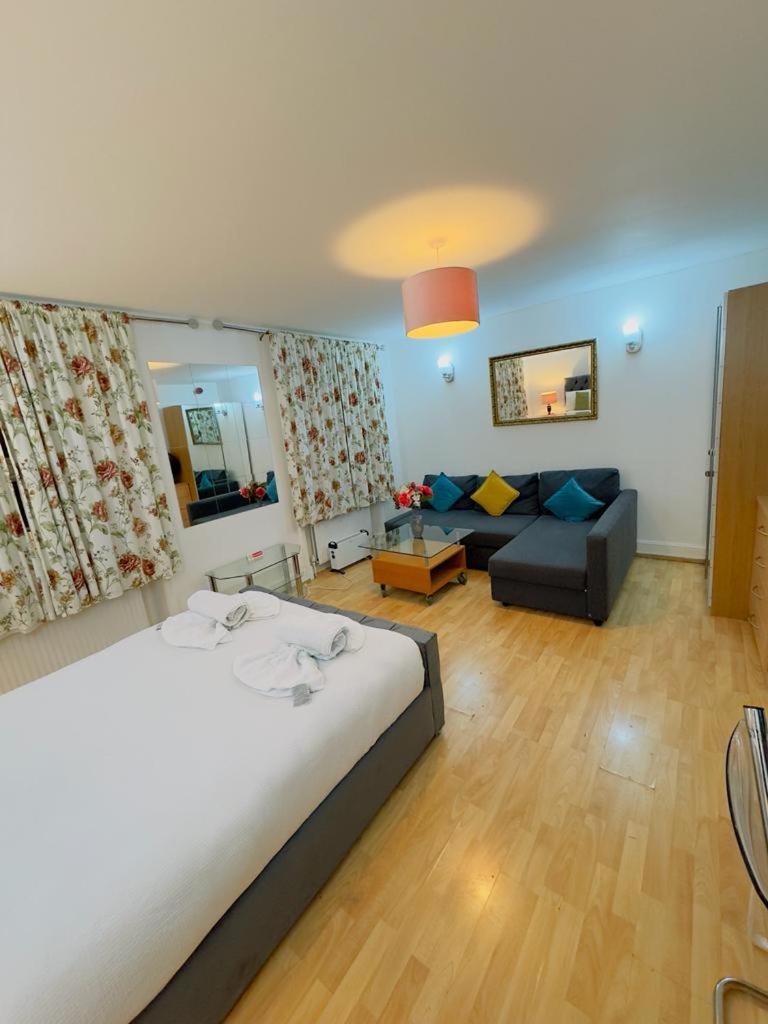 Bright Budget Studio Apartment In Central London Eksteriør bilde